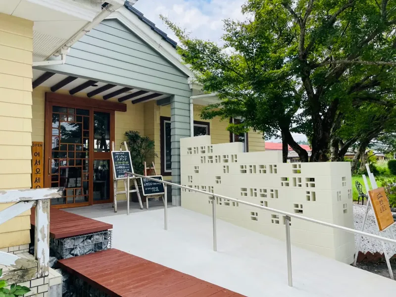 カフェ&レストラン ストローハット 1