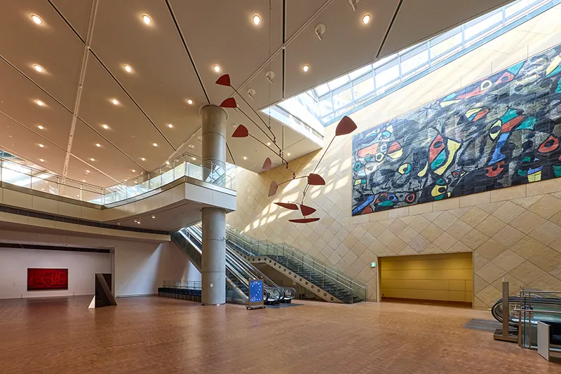 国立国際美術館