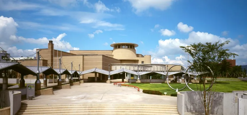 高岡市美術館