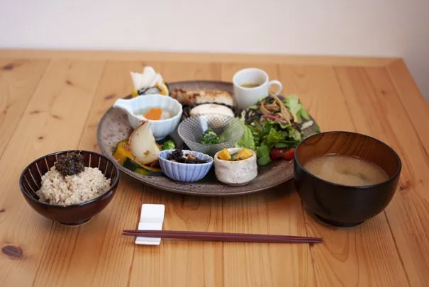 玄米レストランぜんな 1