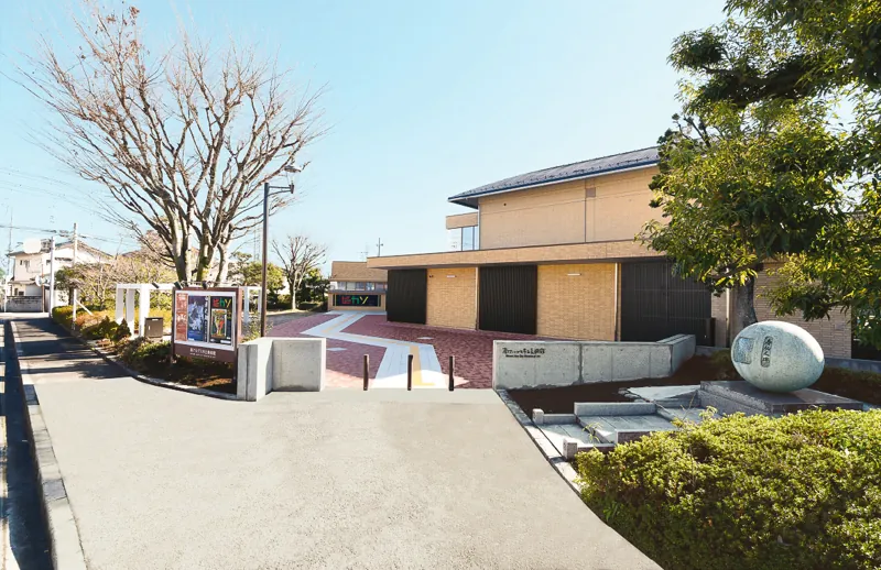 南アルプス市立美術館 2