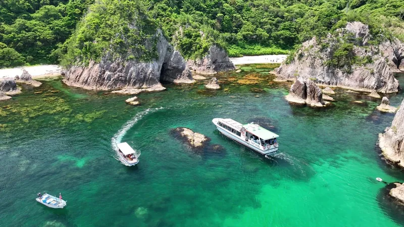 浦富海岸島めぐり遊覧船