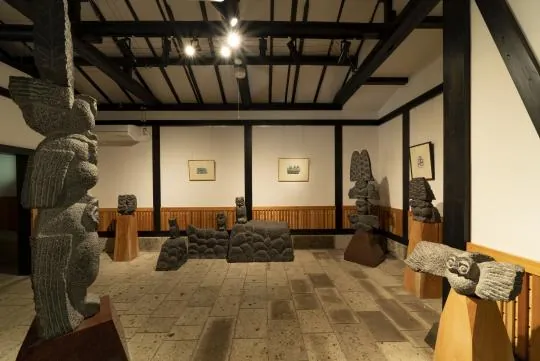 ふくろうの森手塚登久夫石彫館 2