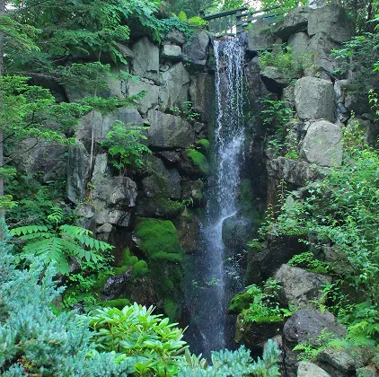 真鍋庭園 3