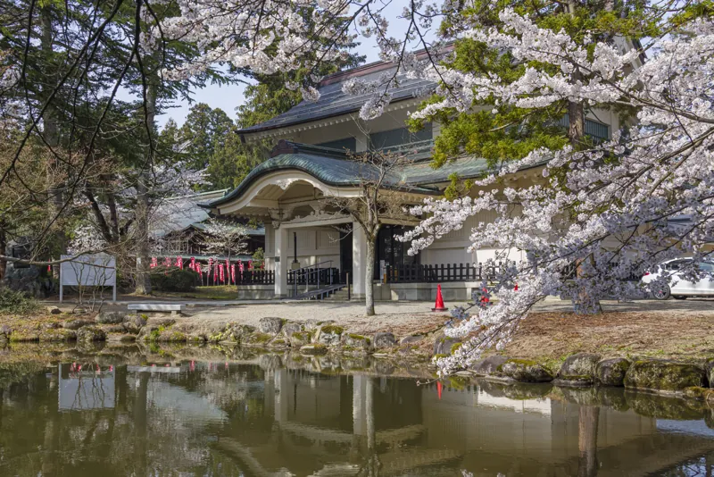 上杉神社稽照殿