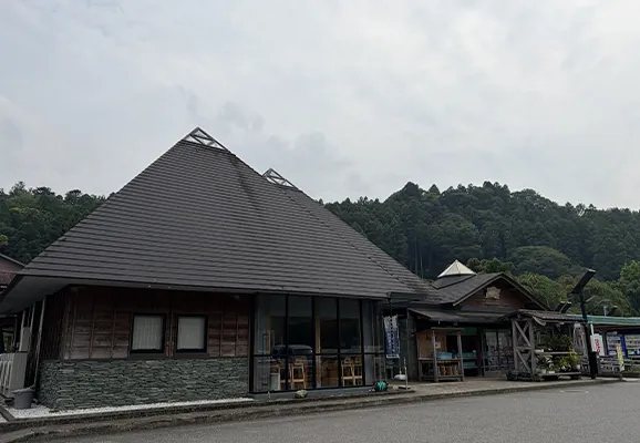 道の駅 温泉の里 神山 1
