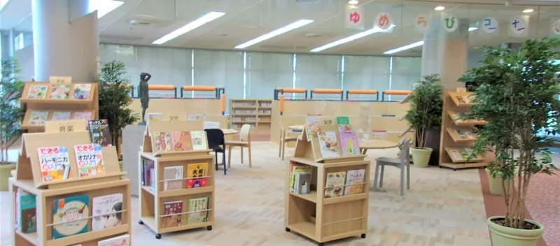 東浦町中央図書館 3