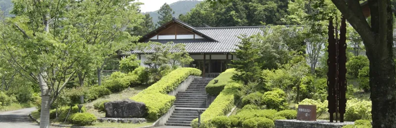 町立久万美術館 1