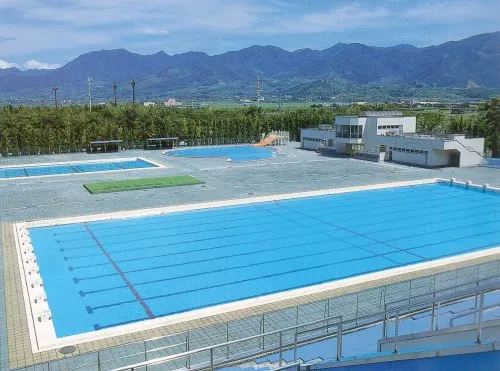 小瀬スポーツ公園 水泳場