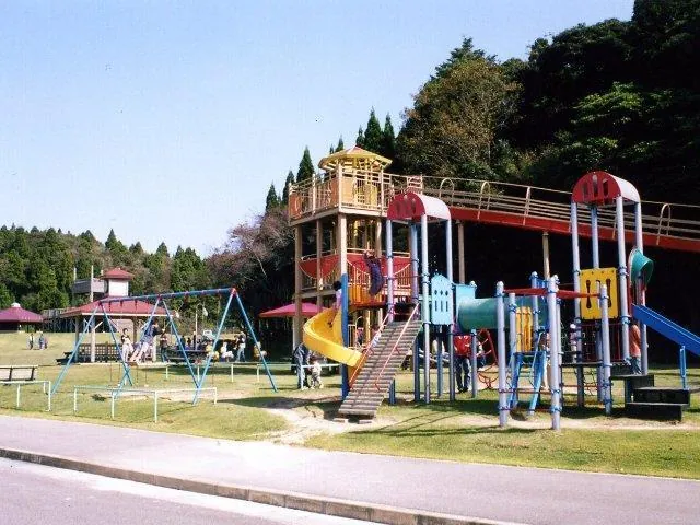 古墳公園とりや