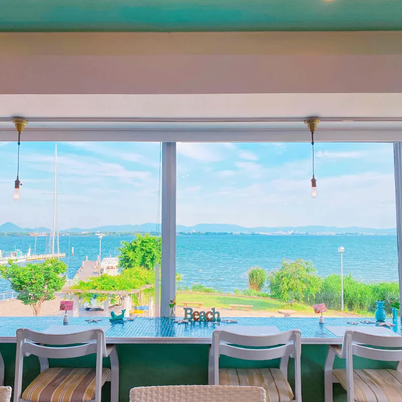 R cafe at Marina 2