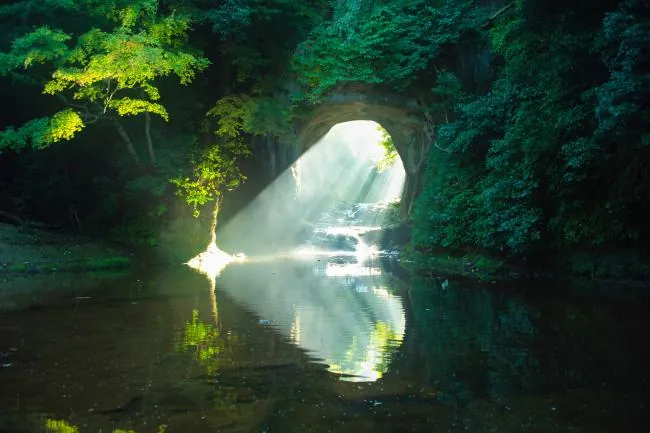 濃溝の滝・亀岩の洞窟
