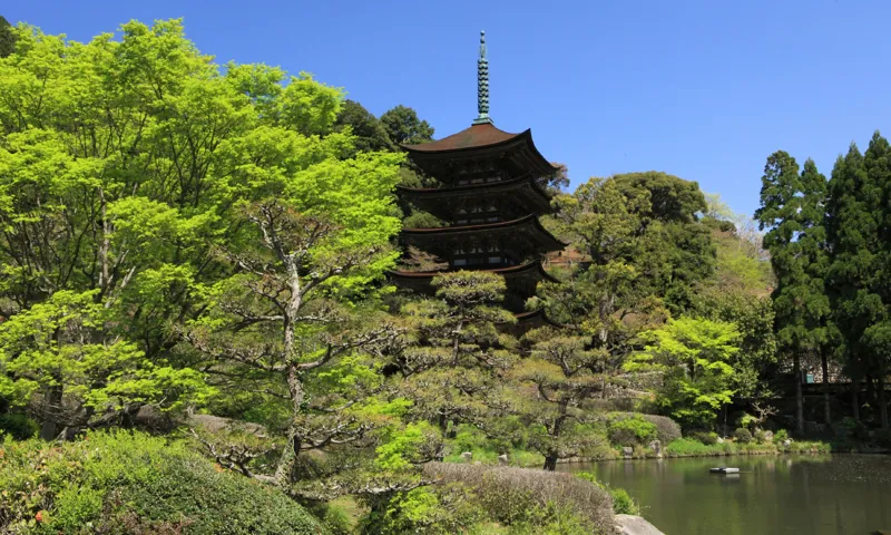 香山公園(瑠璃光寺五重塔)