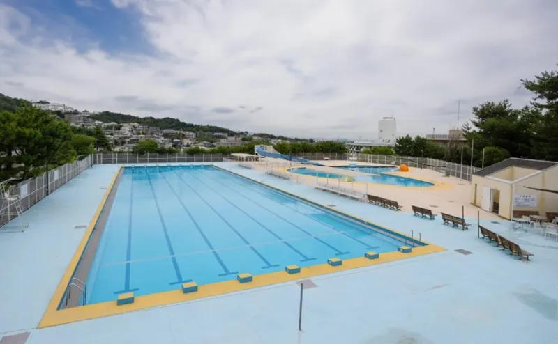 朝日ケ丘公園水泳プール