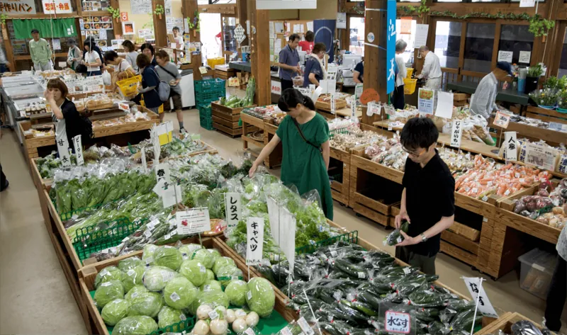 道の駅伊吹の里 旬彩の森 1