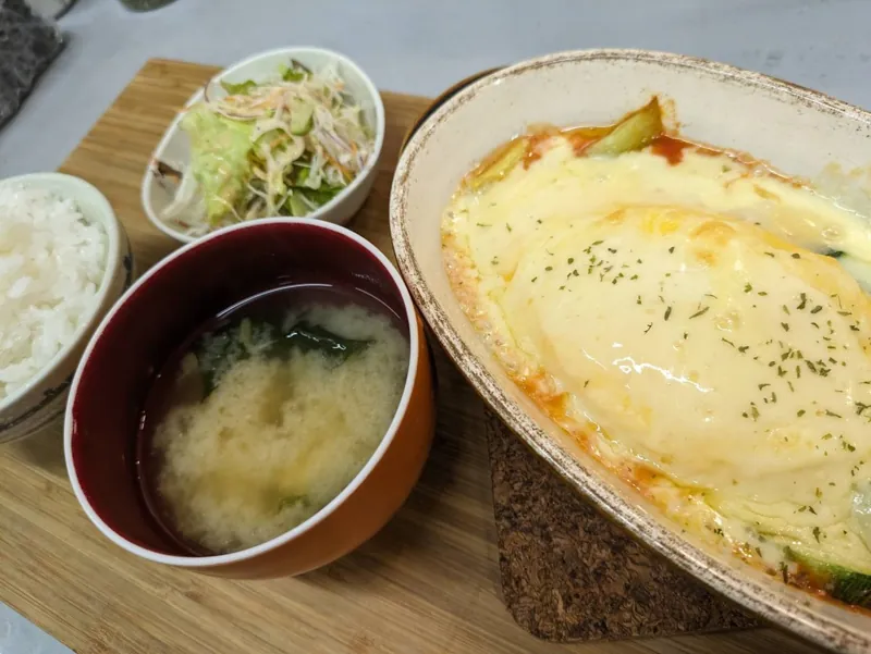 カフェ食堂 3PIECE 2