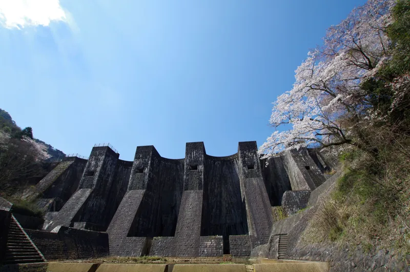 豊稔池堰堤