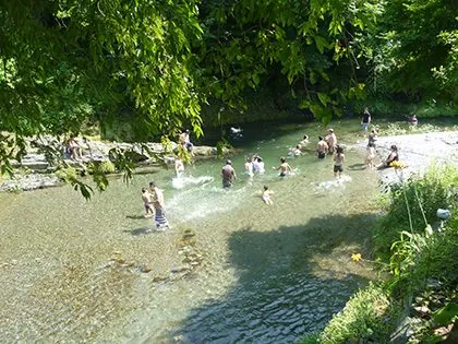 鮎川魚苑