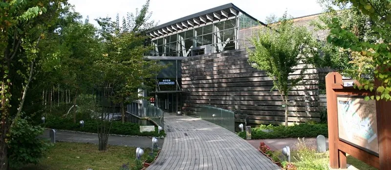 山梨県立富士湧水の里水族館 森の中の水族館 2