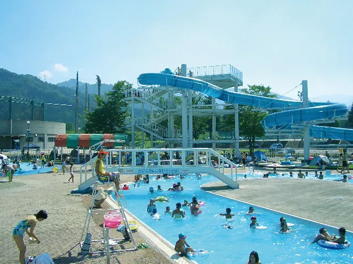 湯沢町レジャープールオーロラ