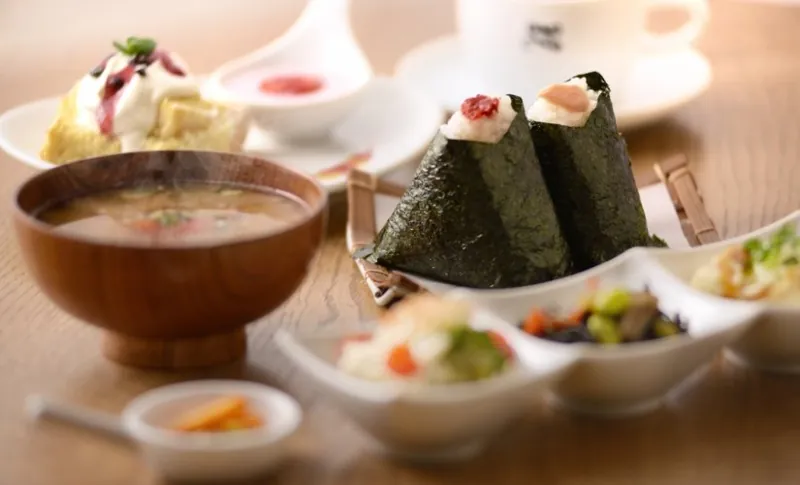 omusubi +cafe OMU 2