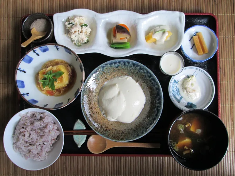 お豆ふ処 うめだ屋 1