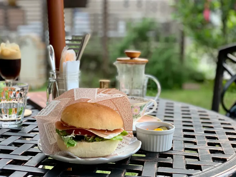 カフェ アッティラルシ ( Caffè Attirarsi )