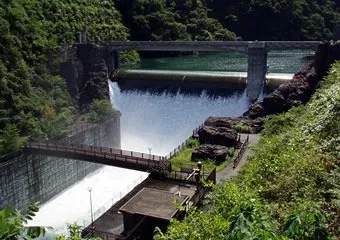 石小屋ダム 1